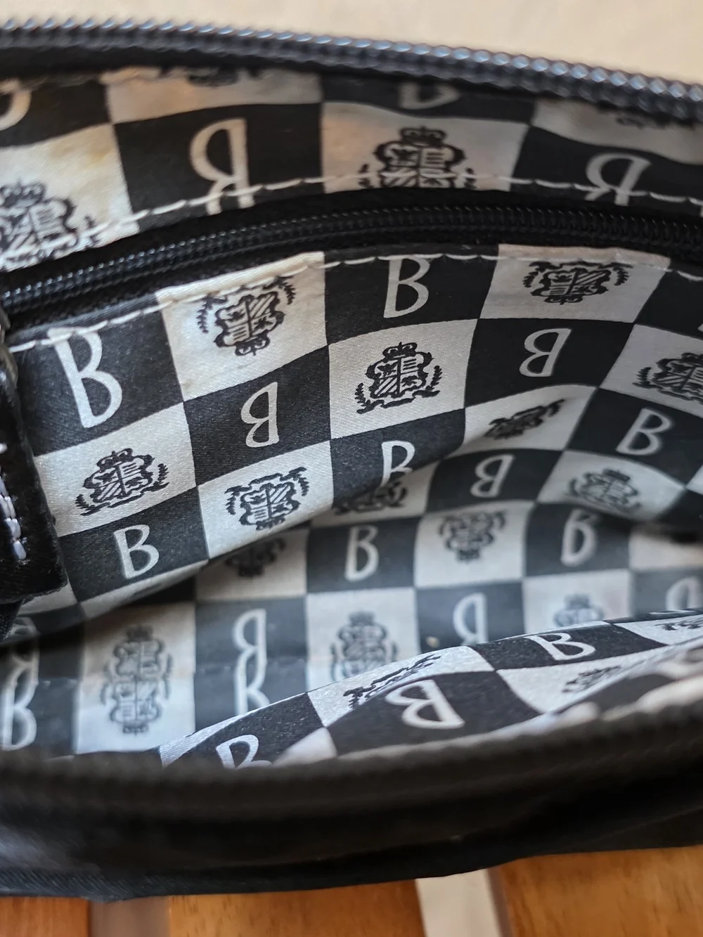 Borghese compact black